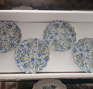 Floral Scalloped Edge Plates